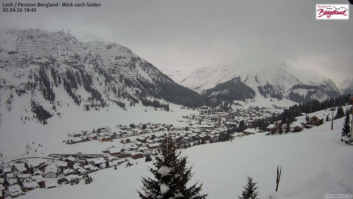 Archiv Foto Webcam Oberlech: Ausblick Pension Bergland