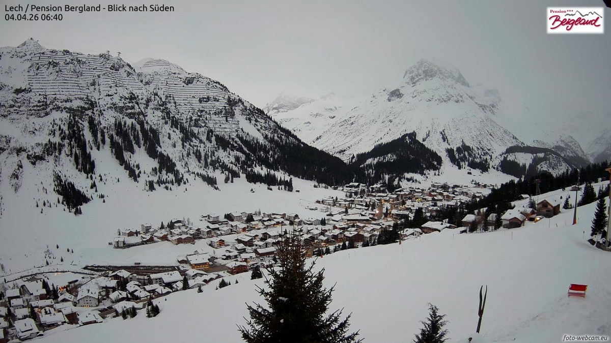 Archiv Foto Webcam Oberlech: Ausblick Pension Bergland