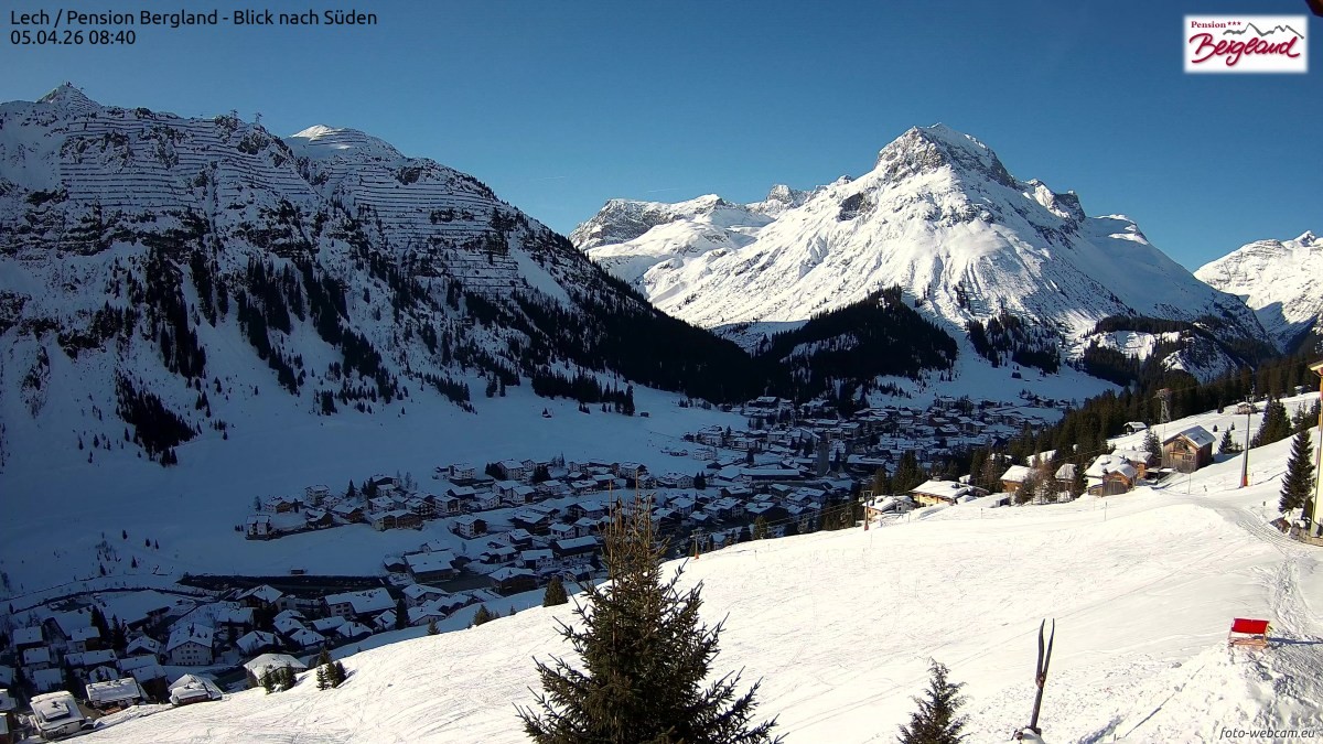 Archiv Foto Webcam Oberlech: Ausblick Pension Bergland