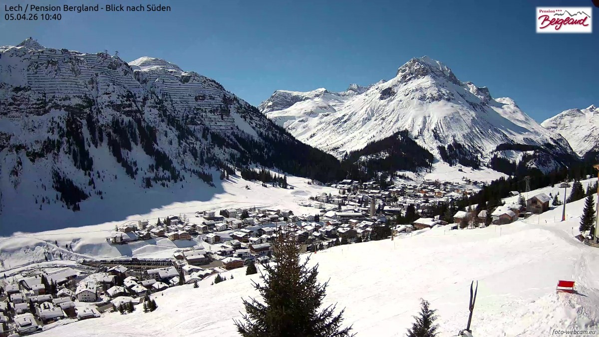 Archiv Foto Webcam Oberlech: Ausblick Pension Bergland