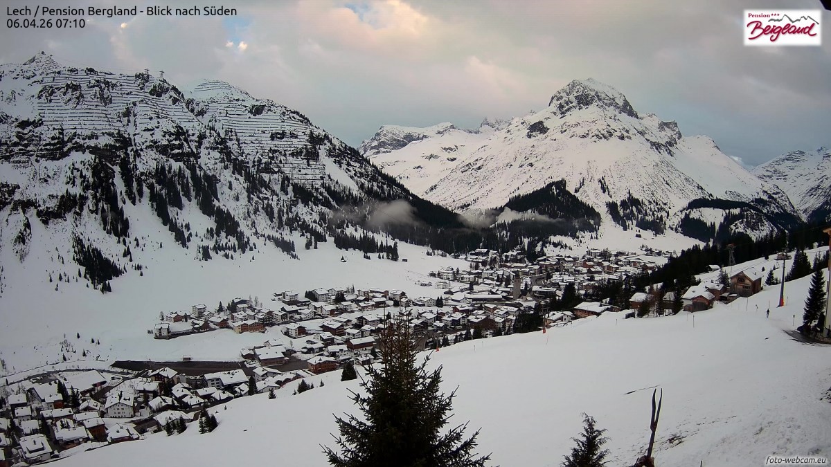 Archiv Foto Webcam Oberlech: Ausblick Pension Bergland