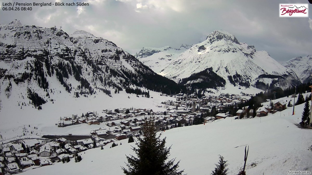 Archiv Foto Webcam Oberlech: Ausblick Pension Bergland