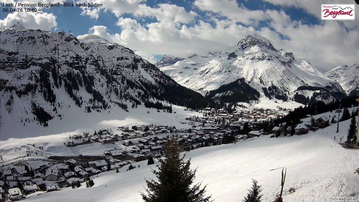 Archiv Foto Webcam Oberlech: Ausblick Pension Bergland