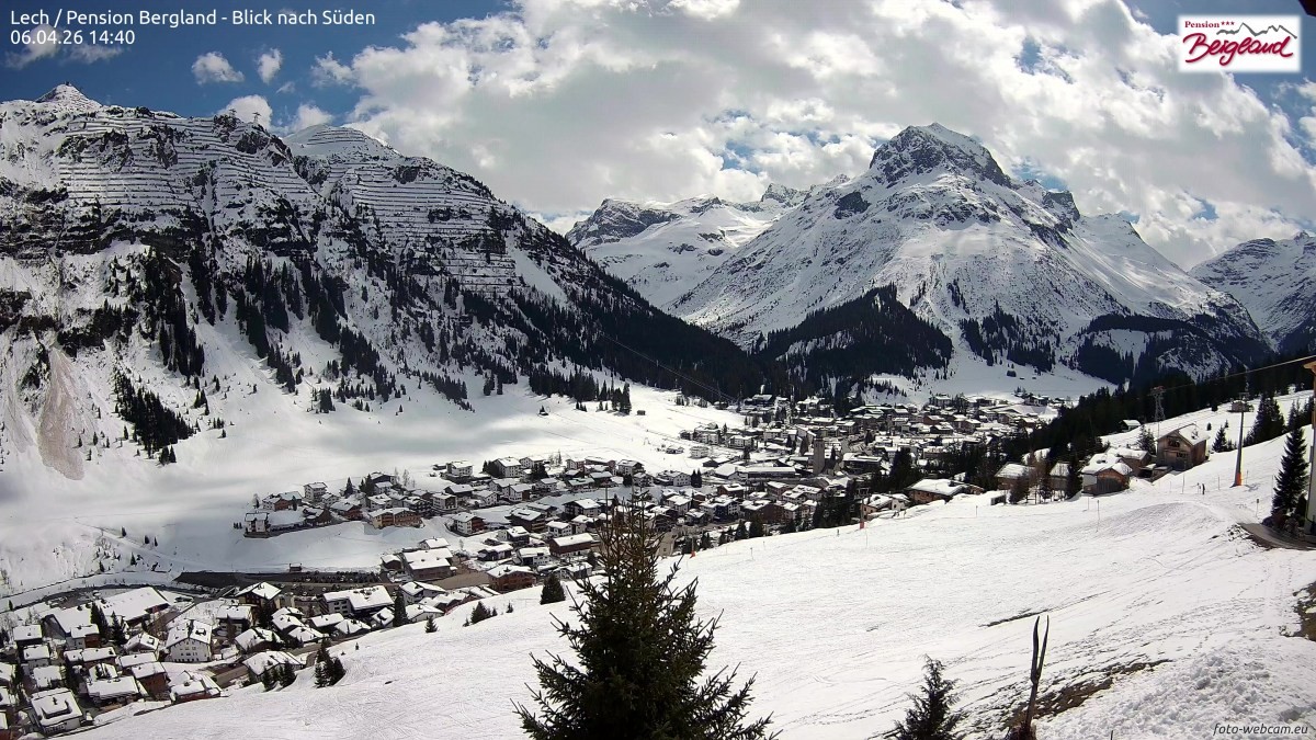 Archiv Foto Webcam Oberlech: Ausblick Pension Bergland