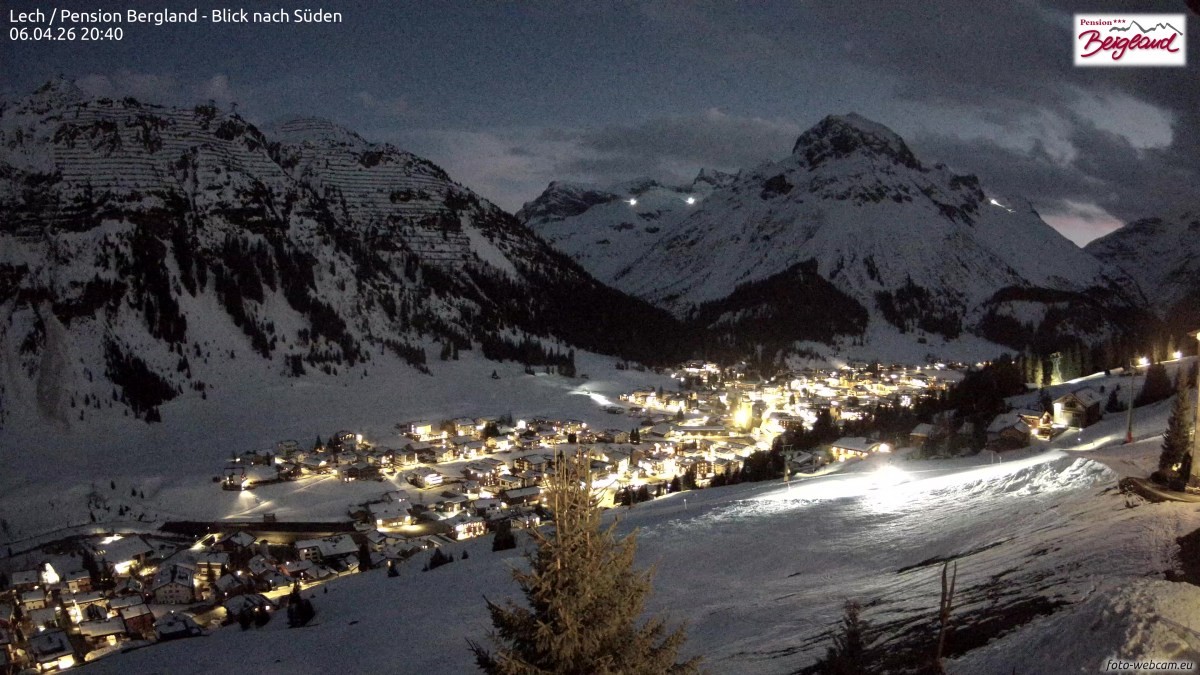 Archiv Foto Webcam Oberlech: Ausblick Pension Bergland