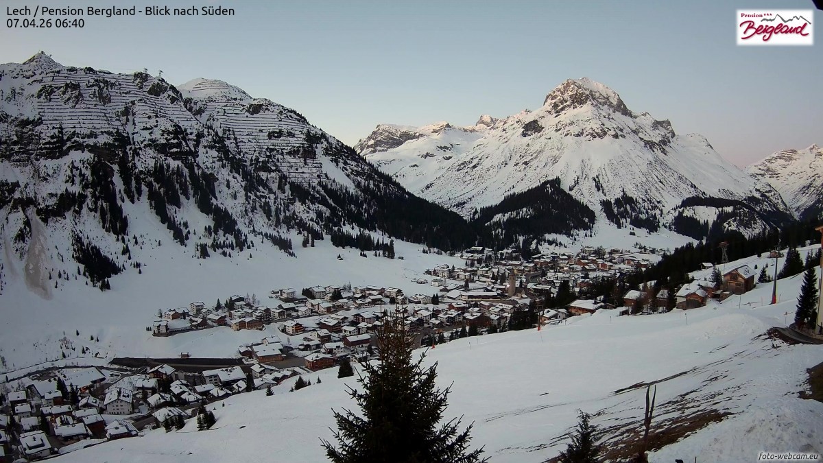 Archived image Webcam Lech am Arlberg - Guesthouse Bergland