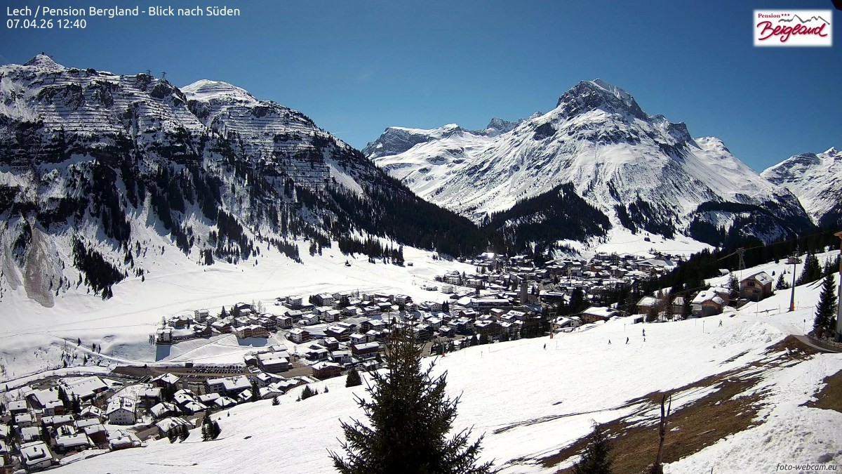 Archiv Foto Webcam Oberlech: Ausblick Pension Bergland