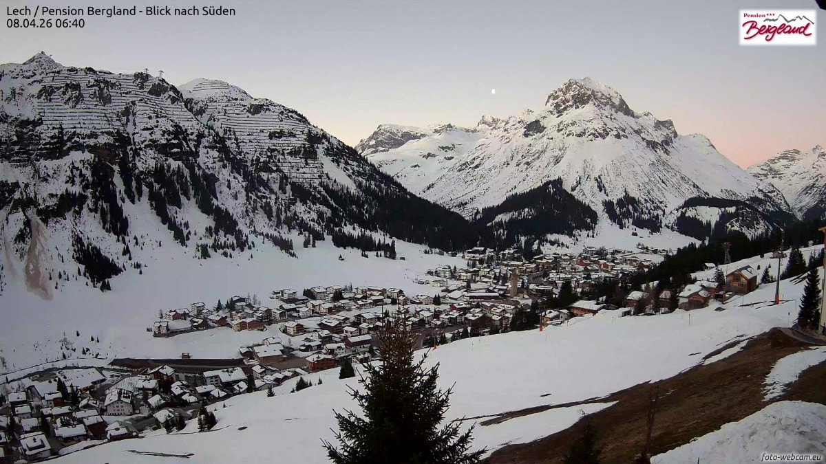 Archived image Webcam Lech am Arlberg - Guesthouse Bergland