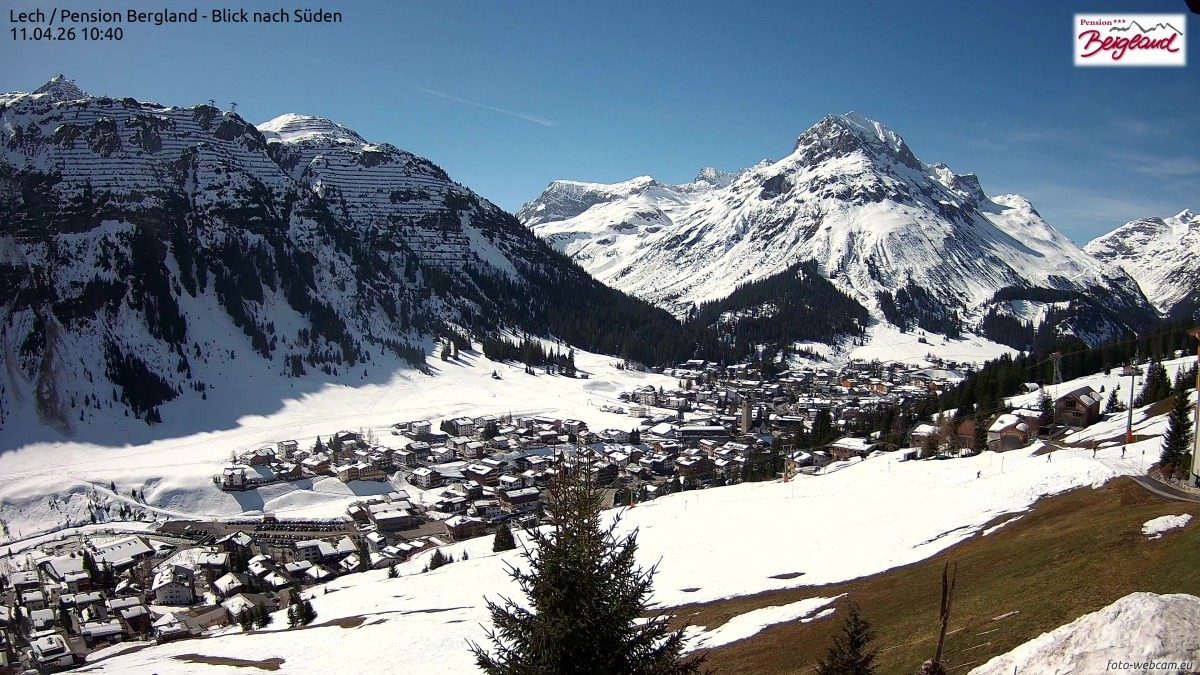 Archiv Foto Webcam Oberlech: Ausblick Pension Bergland