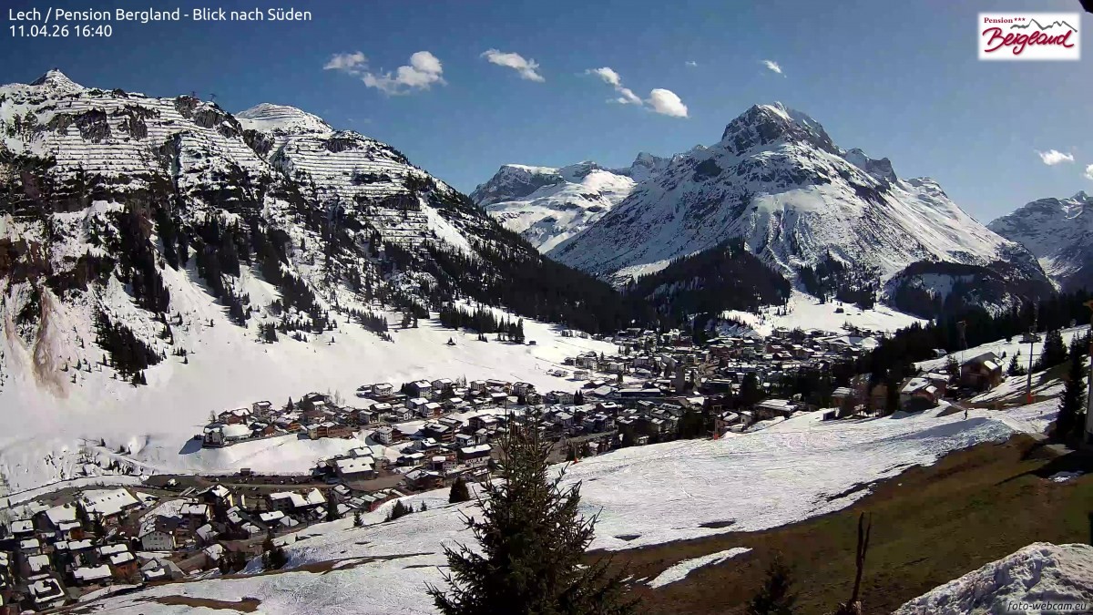 Archiv Foto Webcam Oberlech: Ausblick Pension Bergland
