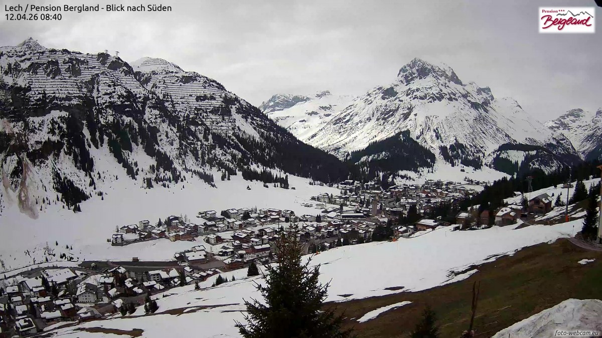 Archiv Foto Webcam Oberlech: Ausblick Pension Bergland