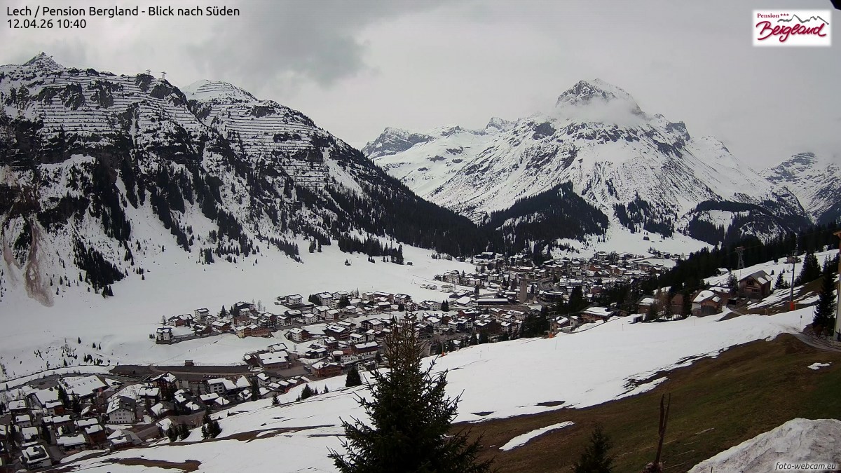Archiv Foto Webcam Oberlech: Ausblick Pension Bergland