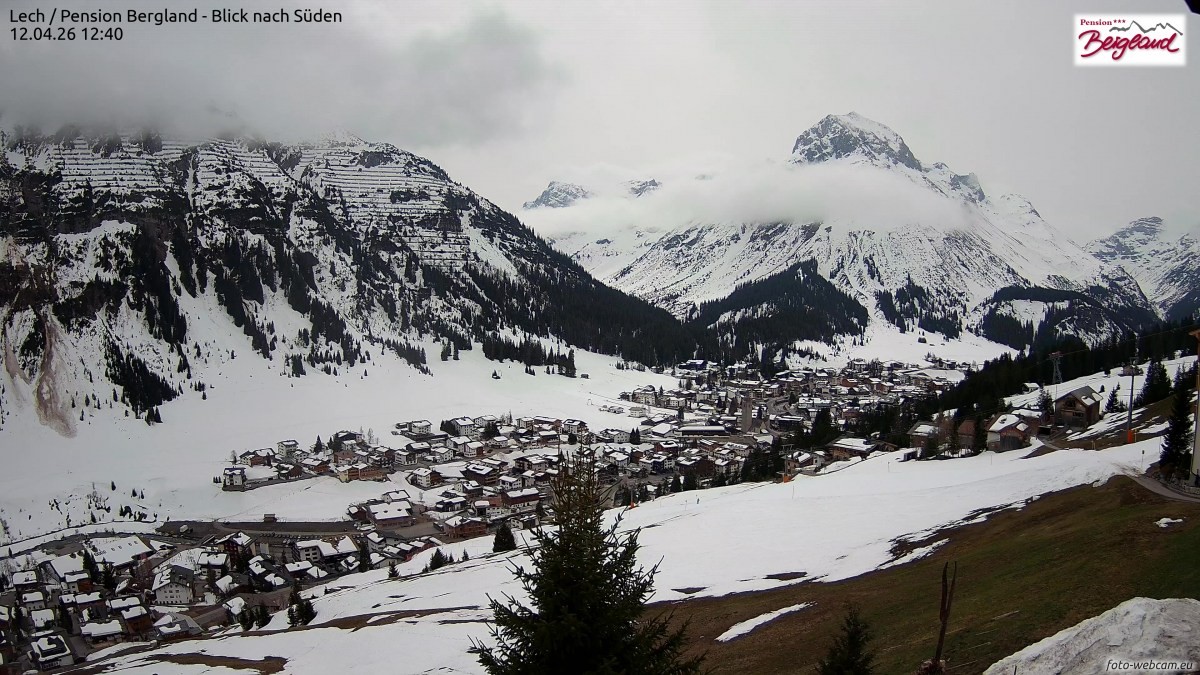 Archiv Foto Webcam Oberlech: Ausblick Pension Bergland