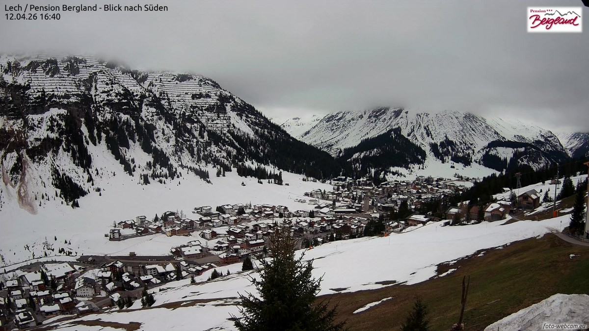 Archiv Foto Webcam Oberlech: Ausblick Pension Bergland