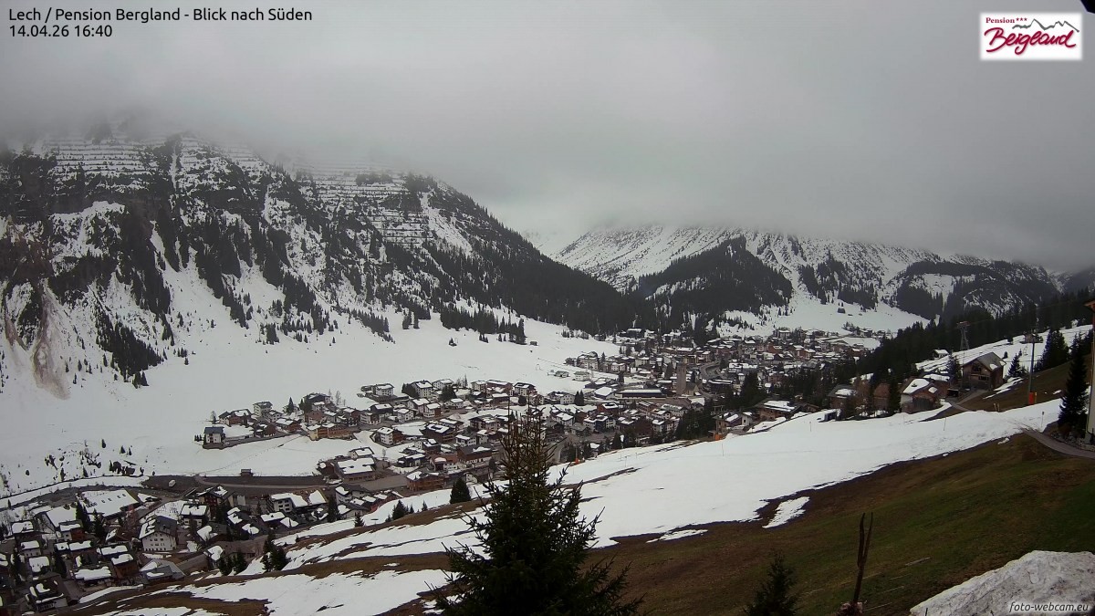 Archiv Foto Webcam Oberlech: Ausblick Pension Bergland