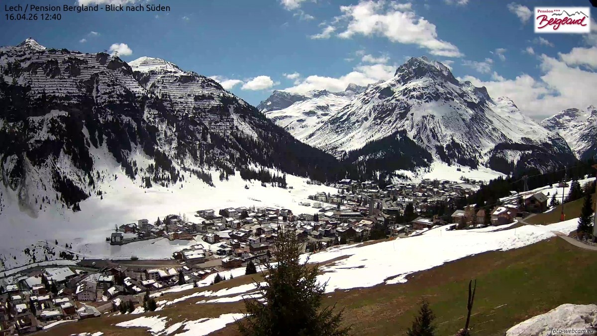 Archiv Foto Webcam Oberlech: Ausblick Pension Bergland