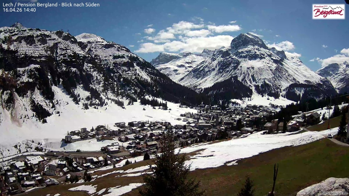 Archiv Foto Webcam Oberlech: Ausblick Pension Bergland
