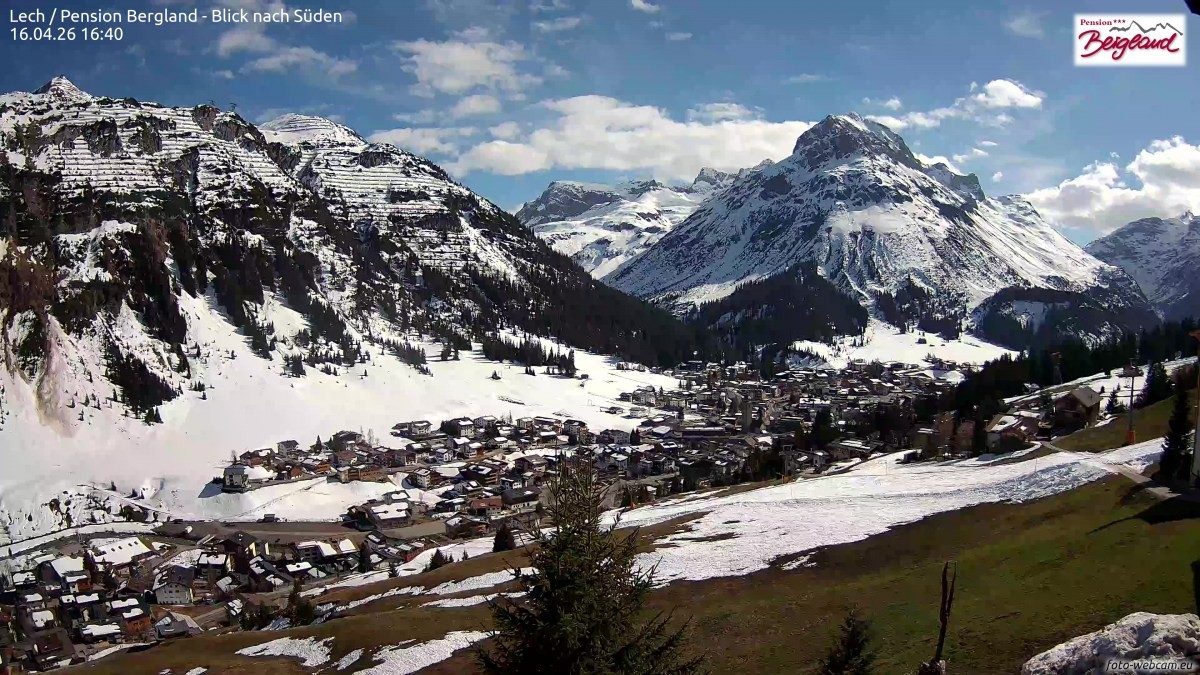 Archiv Foto Webcam Oberlech: Ausblick Pension Bergland