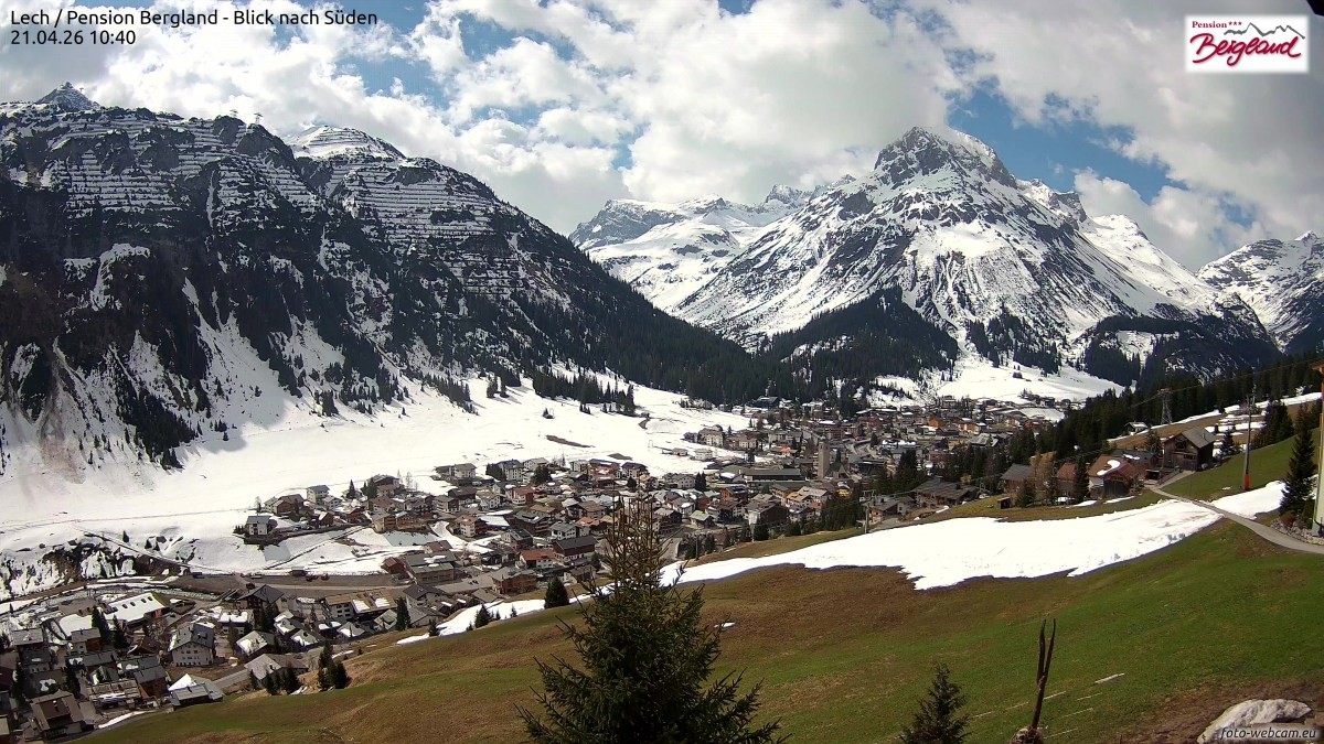 Archiv Foto Webcam Oberlech: Ausblick Pension Bergland