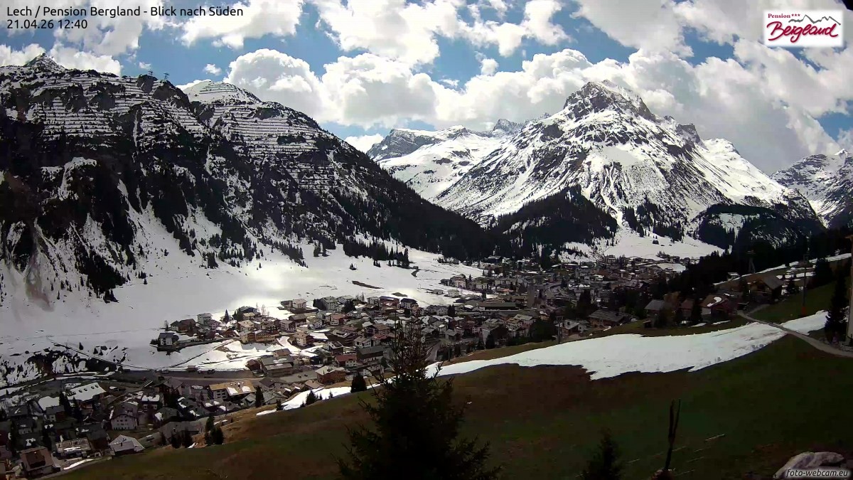 Archiv Foto Webcam Oberlech: Ausblick Pension Bergland