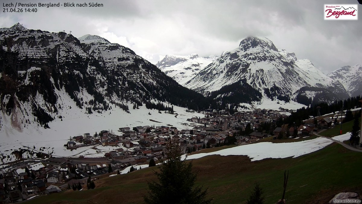 Archiv Foto Webcam Oberlech: Ausblick Pension Bergland