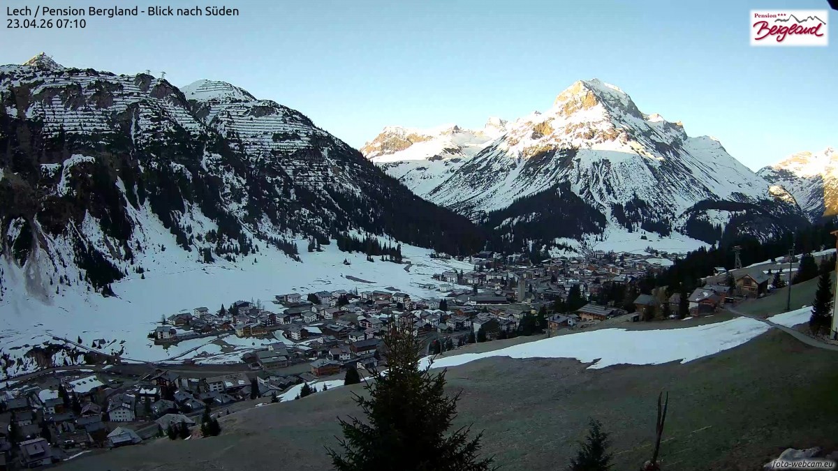 Archiv Foto Webcam Oberlech: Ausblick Pension Bergland