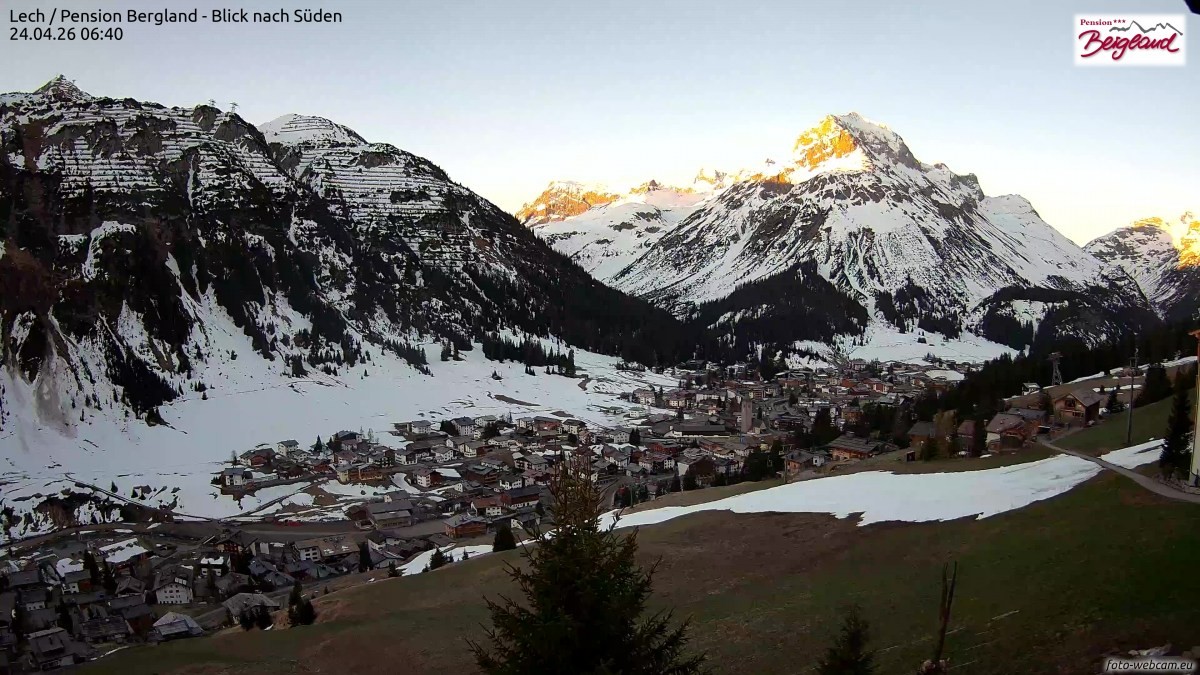 Archiv Foto Webcam Oberlech: Ausblick Pension Bergland
