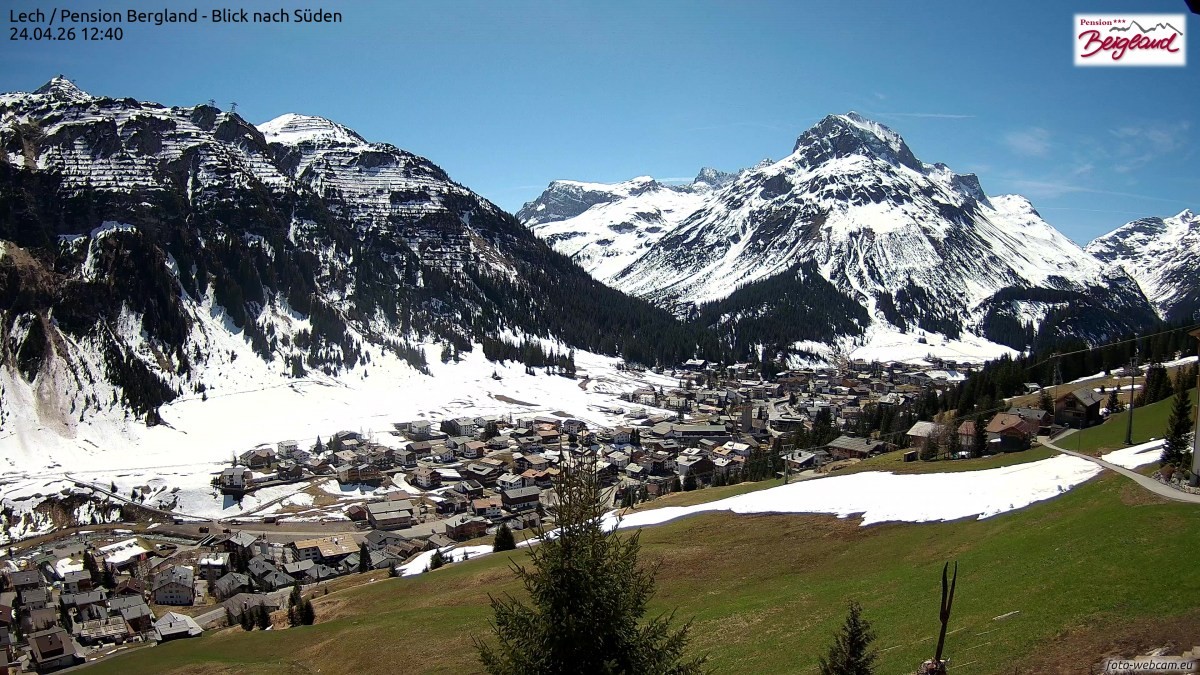 Archiv Foto Webcam Oberlech: Ausblick Pension Bergland