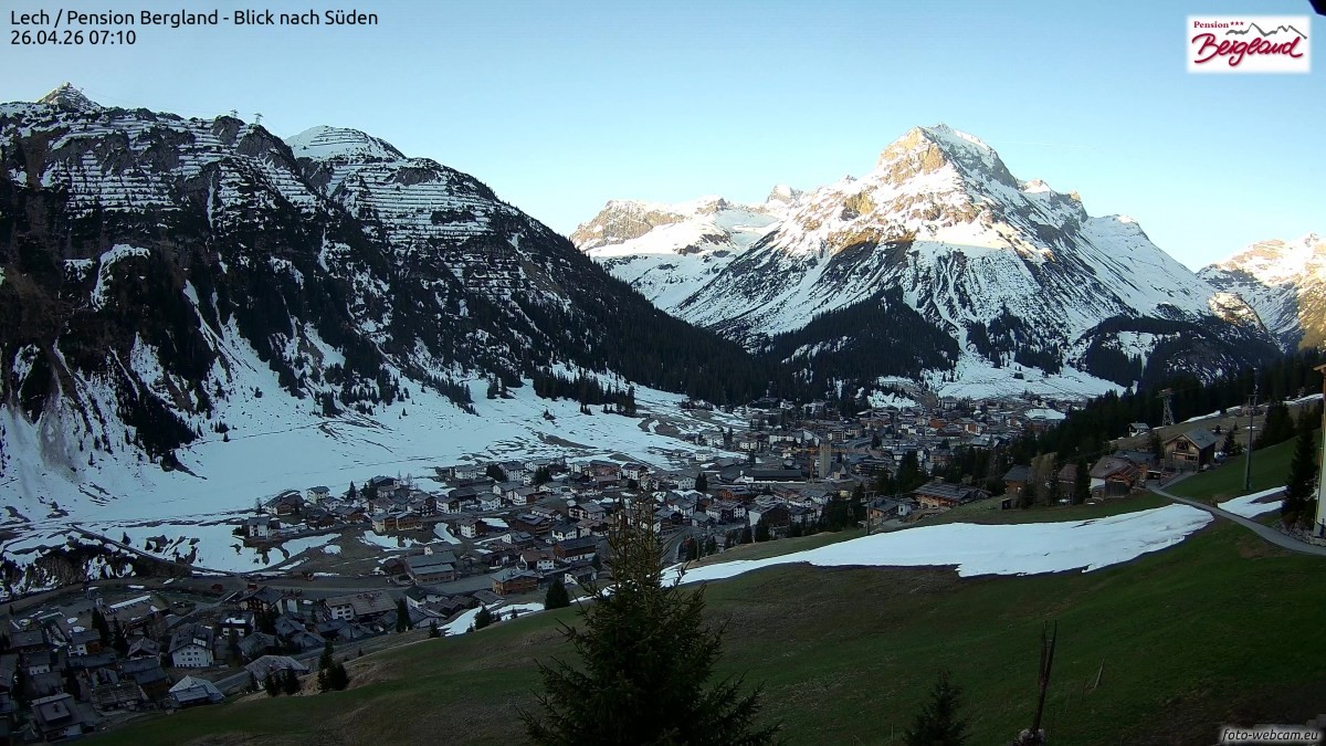 Archiv Foto Webcam Oberlech: Ausblick Pension Bergland