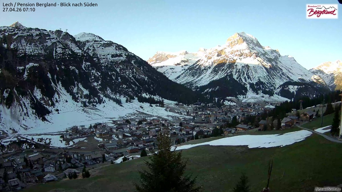 Archived image Webcam Lech am Arlberg - Guesthouse Bergland
