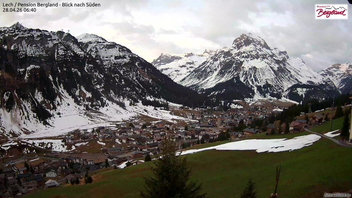 Archived image Webcam Lech am Arlberg - Guesthouse Bergland