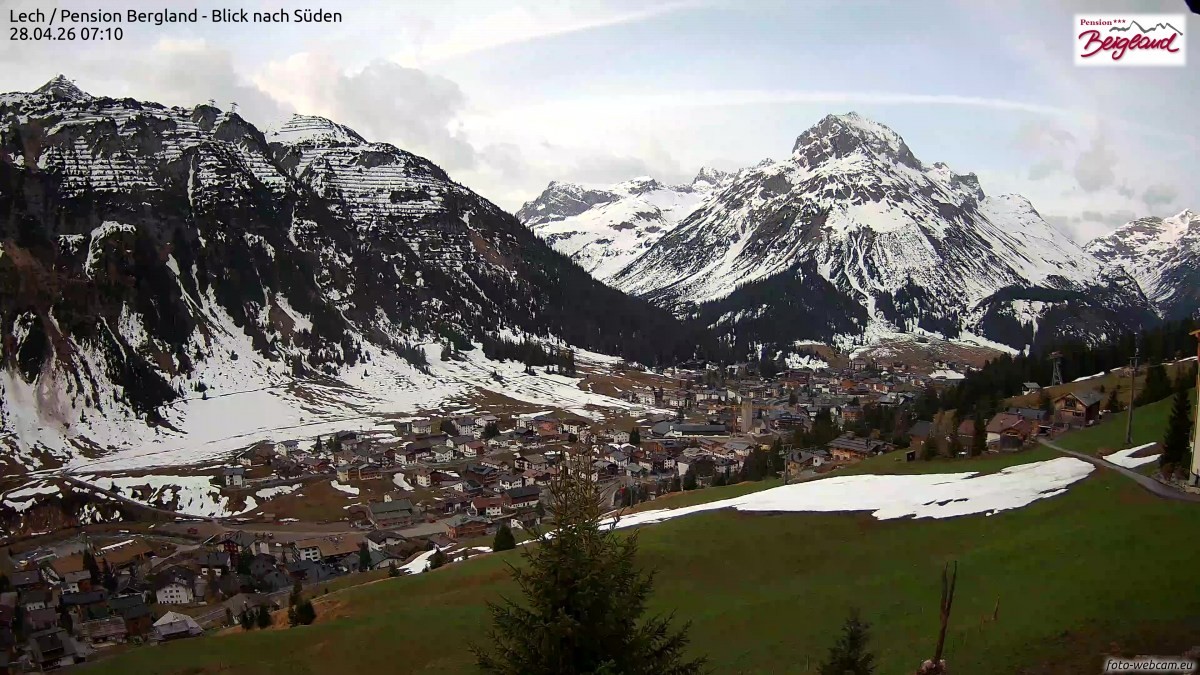 Archived image Webcam Lech am Arlberg - Guesthouse Bergland