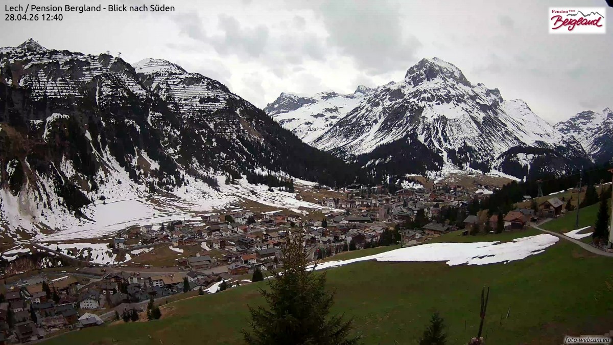 Archived image Webcam Lech am Arlberg - Guesthouse Bergland