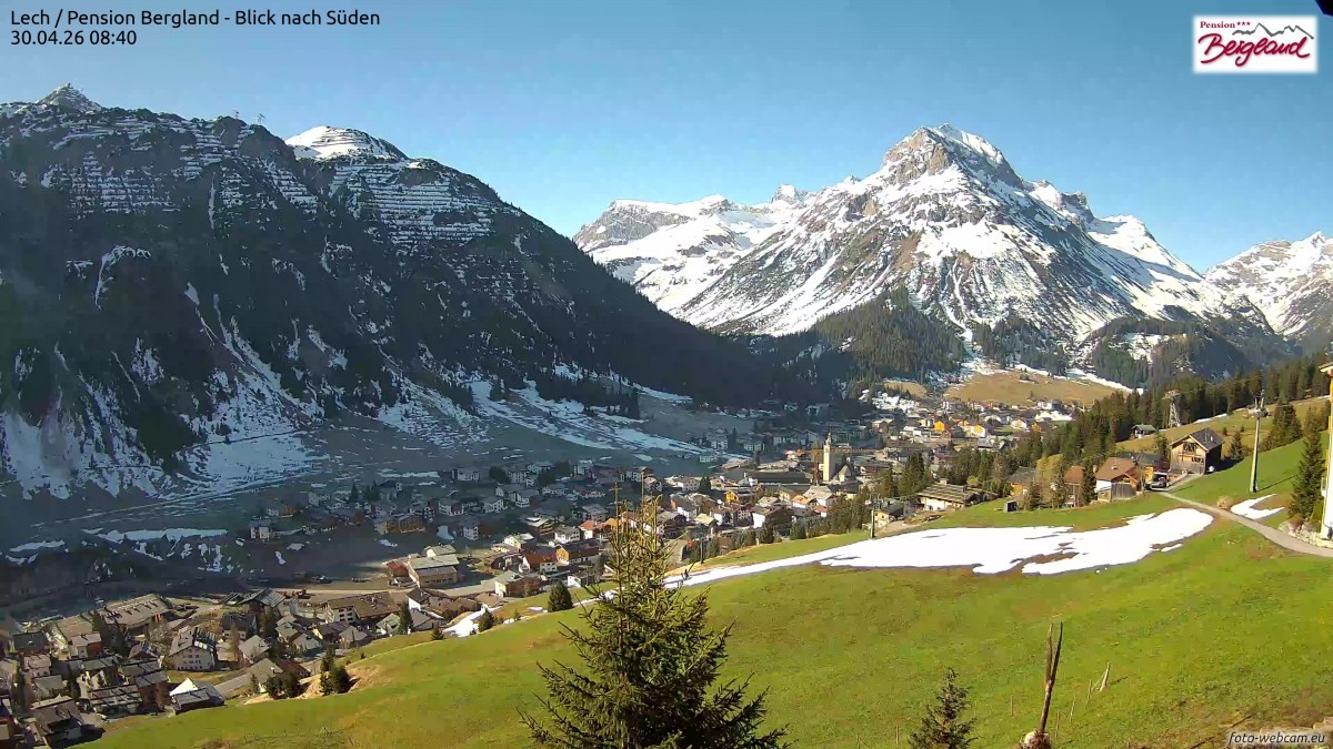 Archiv Foto Webcam Oberlech: Ausblick Pension Bergland