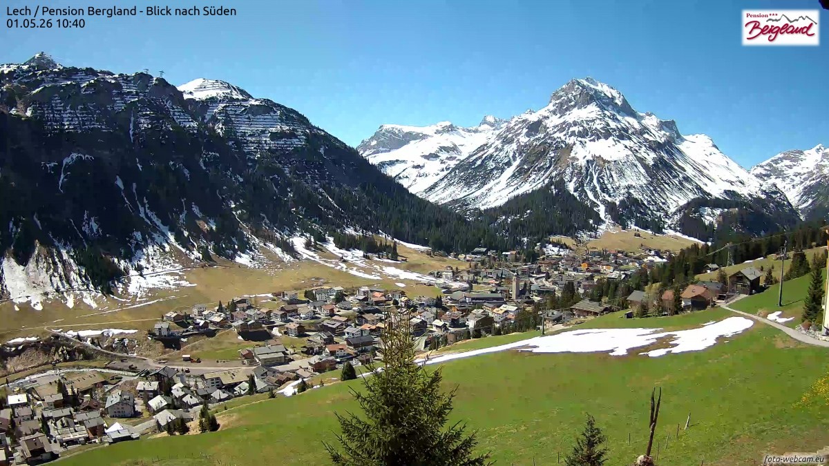 Archiv Foto Webcam Oberlech: Ausblick Pension Bergland