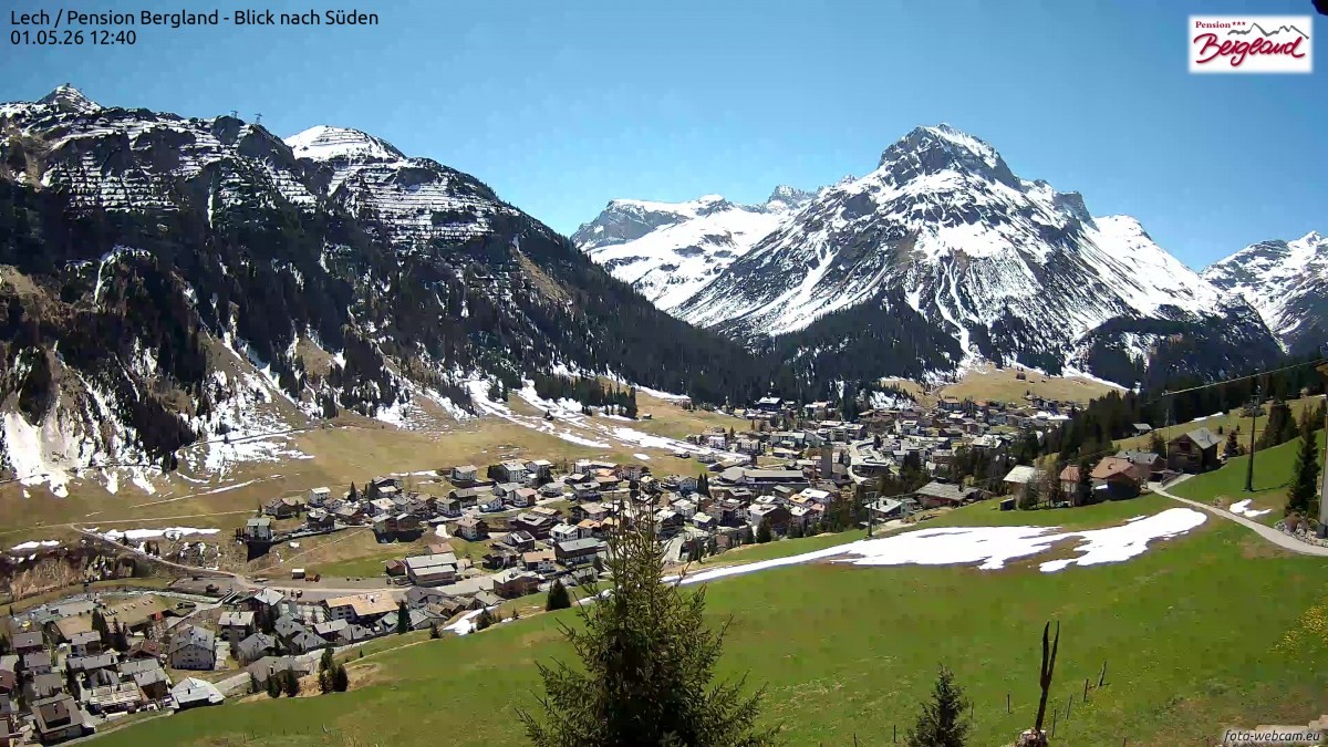 Archiv Foto Webcam Oberlech: Ausblick Pension Bergland