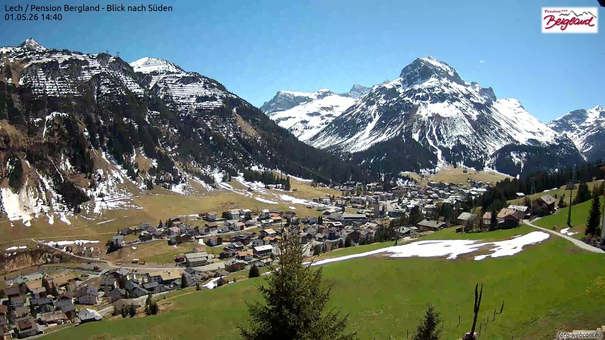 Archiv Foto Webcam Oberlech: Ausblick Pension Bergland