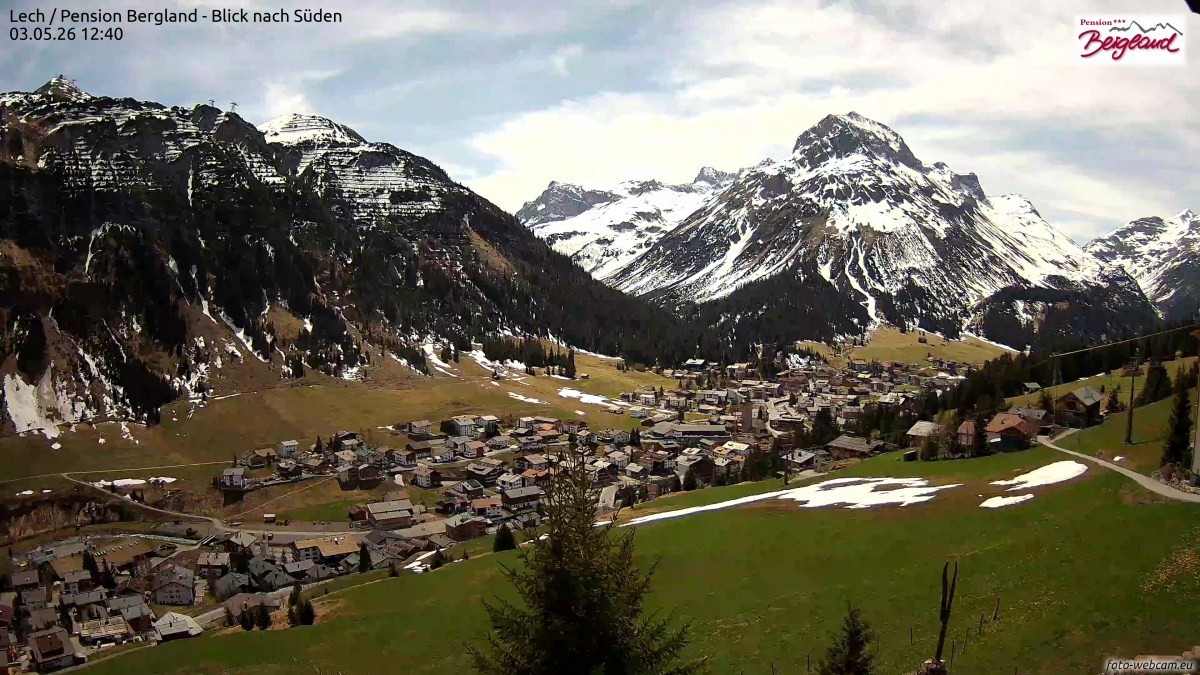 Archiv Foto Webcam Oberlech: Ausblick Pension Bergland