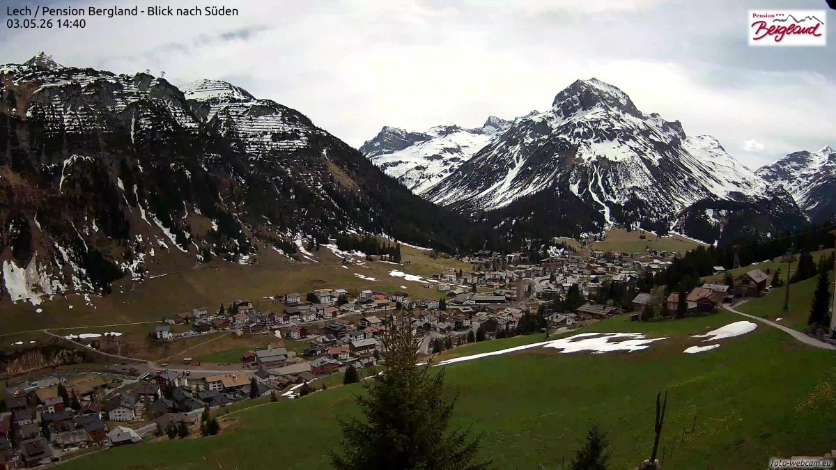 Archiv Foto Webcam Oberlech: Ausblick Pension Bergland