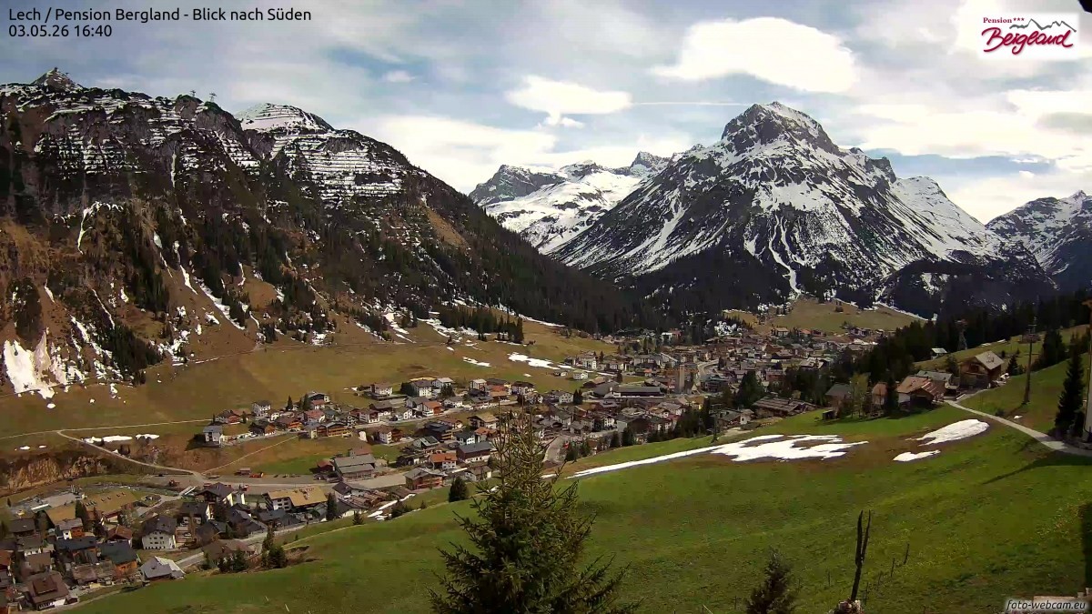 Archiv Foto Webcam Oberlech: Ausblick Pension Bergland