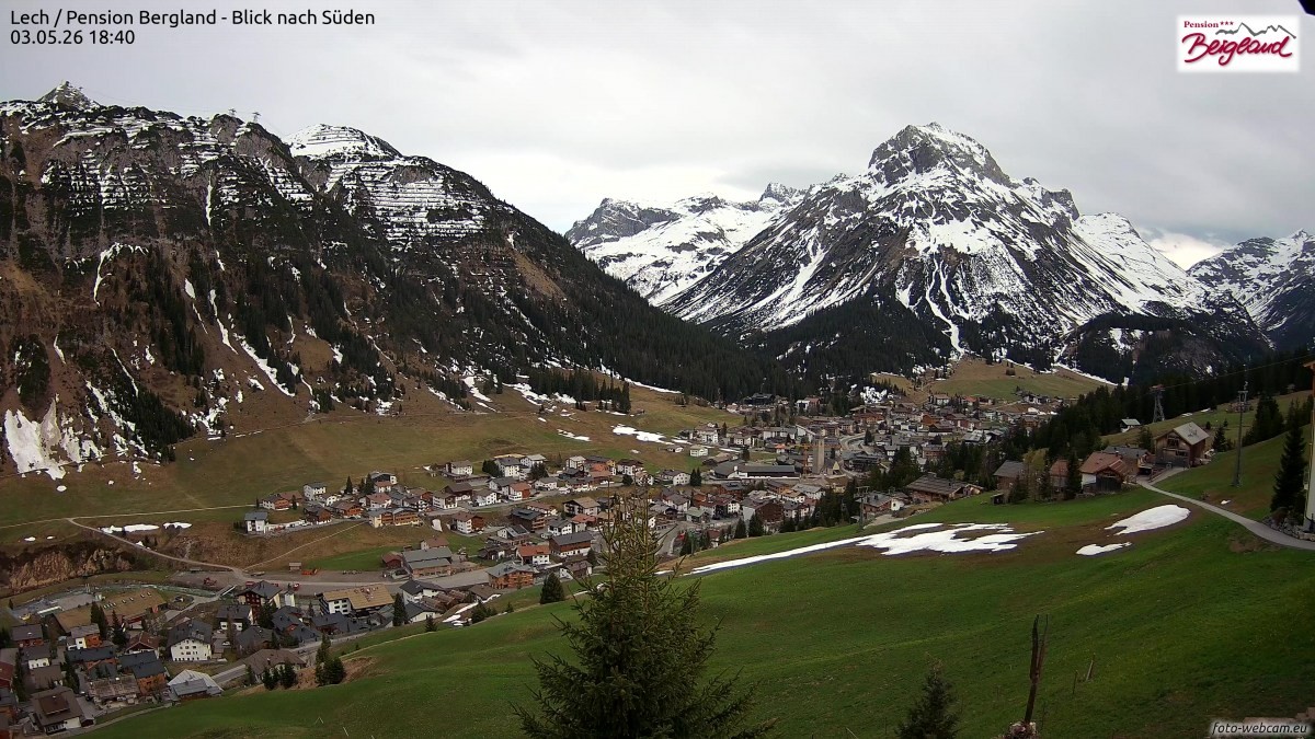 Archiv Foto Webcam Oberlech: Ausblick Pension Bergland