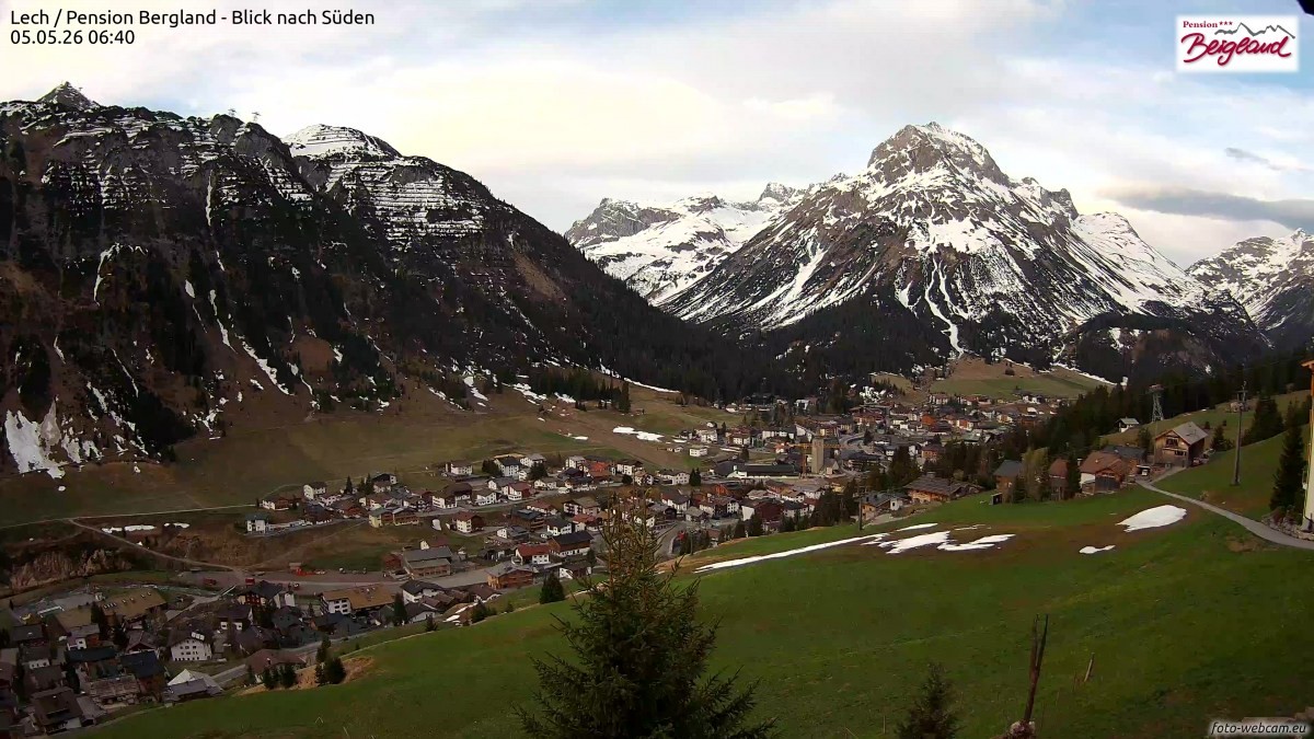 Archiv Foto Webcam Oberlech: Ausblick Pension Bergland