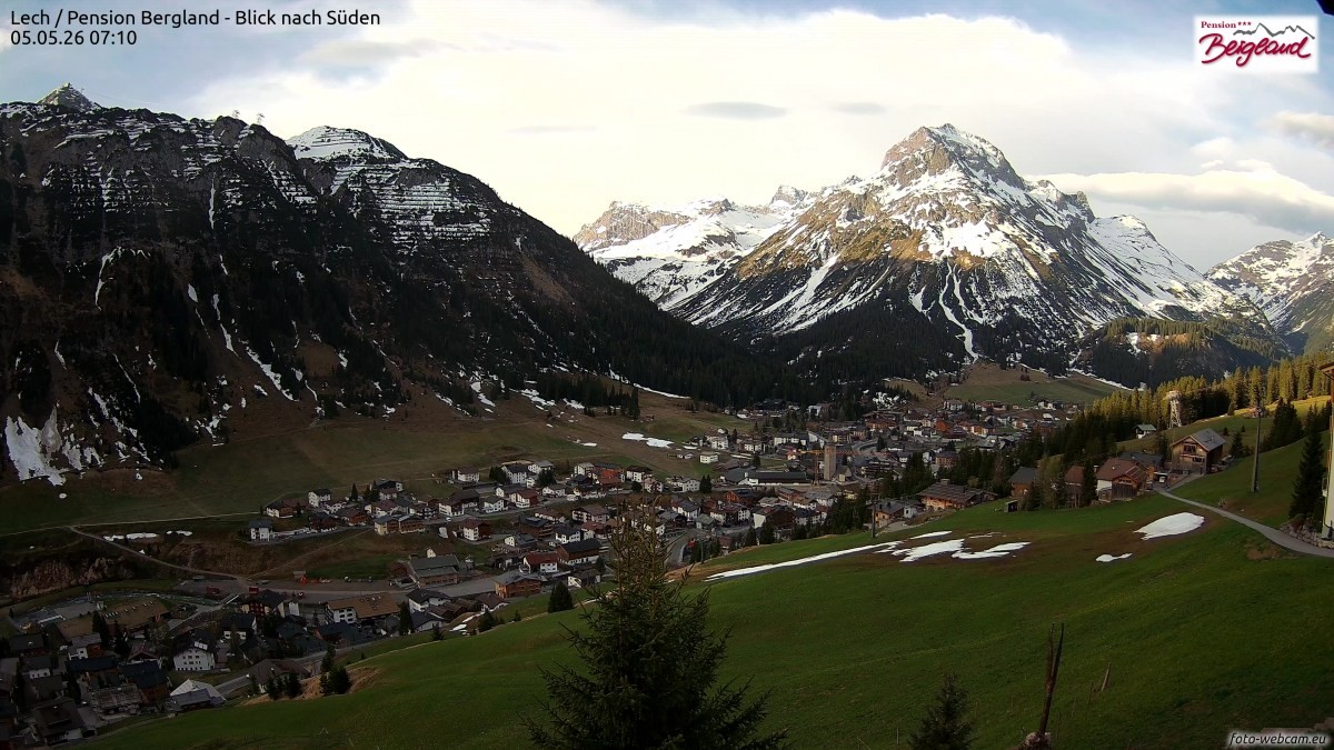 Archiv Foto Webcam Oberlech: Ausblick Pension Bergland