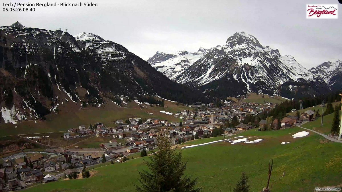 Archiv Foto Webcam Oberlech: Ausblick Pension Bergland