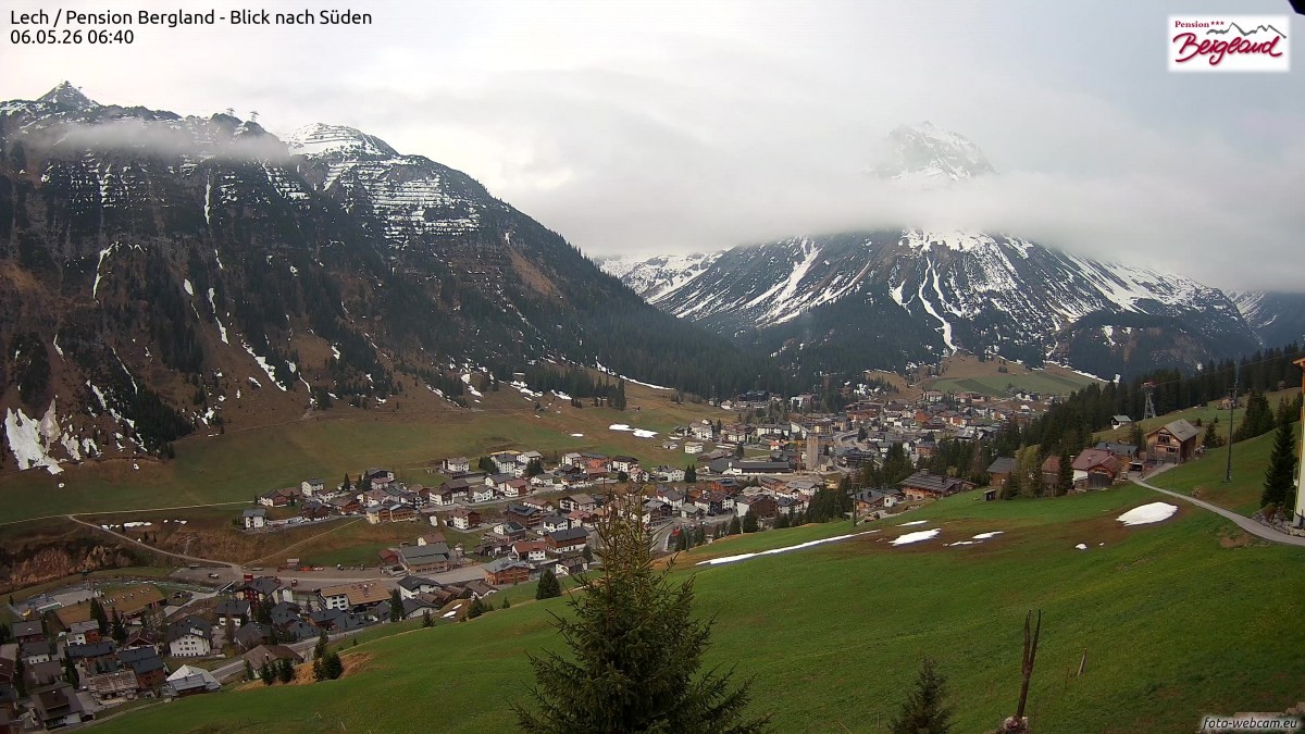 Archiv Foto Webcam Oberlech: Ausblick Pension Bergland