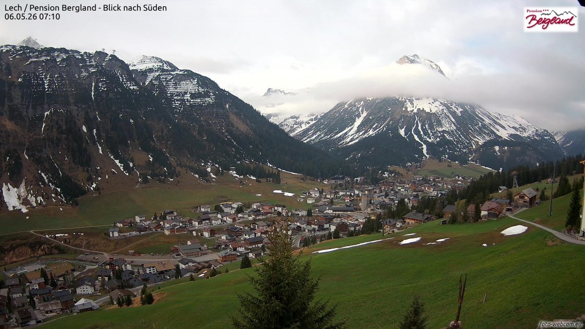 Archiv Foto Webcam Oberlech: Ausblick Pension Bergland