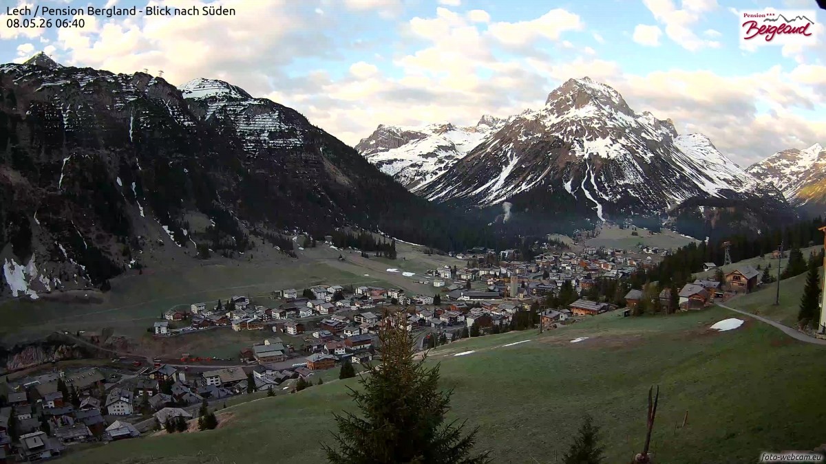 Archiv Foto Webcam Oberlech: Ausblick Pension Bergland