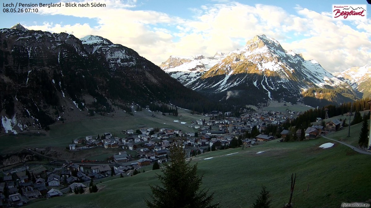 Archiv Foto Webcam Oberlech: Ausblick Pension Bergland