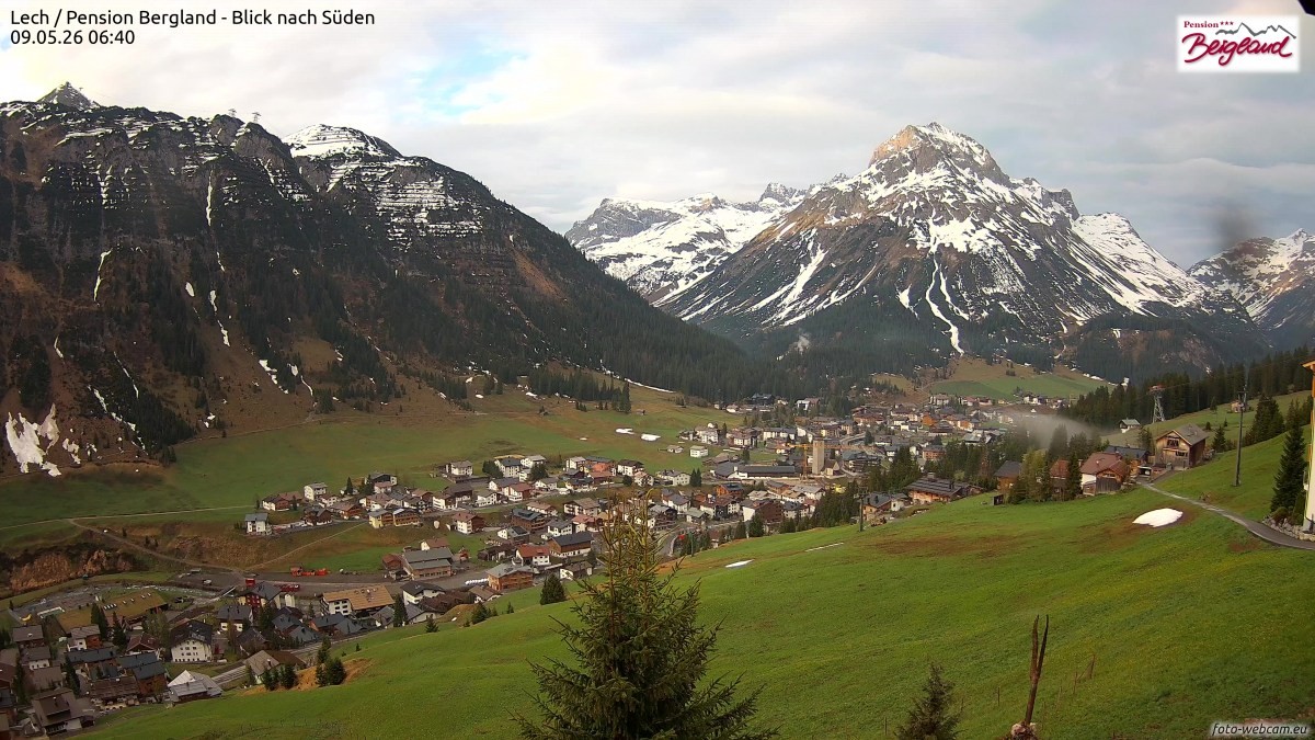 Archiv Foto Webcam Oberlech: Ausblick Pension Bergland