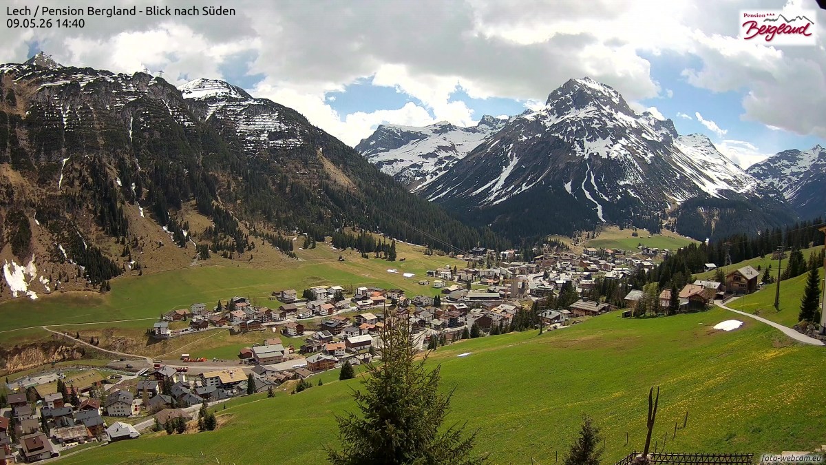 Archiv Foto Webcam Oberlech: Ausblick Pension Bergland